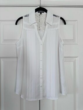 Express White Sleeveless Pleated Button-Front Blouse with Lace Yoke Size Medium